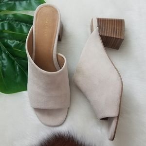 Halogen Suede Block Heel Shoes Size 9.5